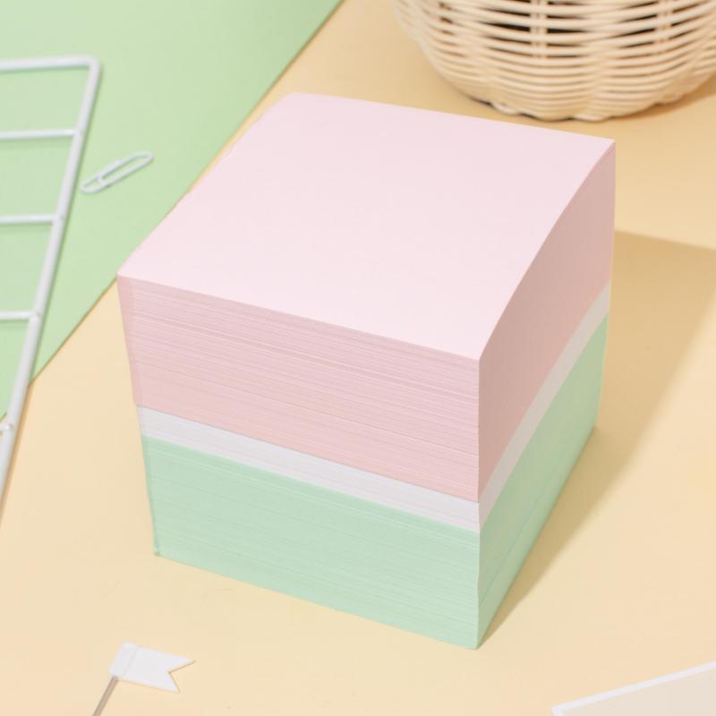 Блок для записей КОМУС на склейке 9х9х9 цветной блок 80-100г