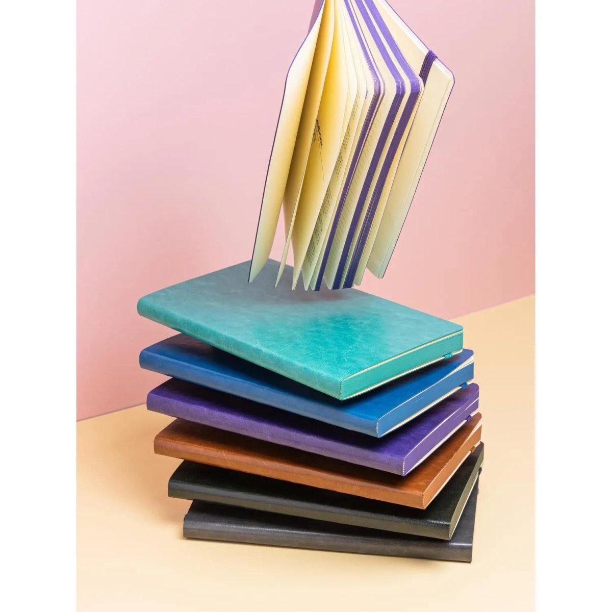 Ежедневник недатированный ATTACHE FLEX бирюзовый А5, 136 л. бежевый блок