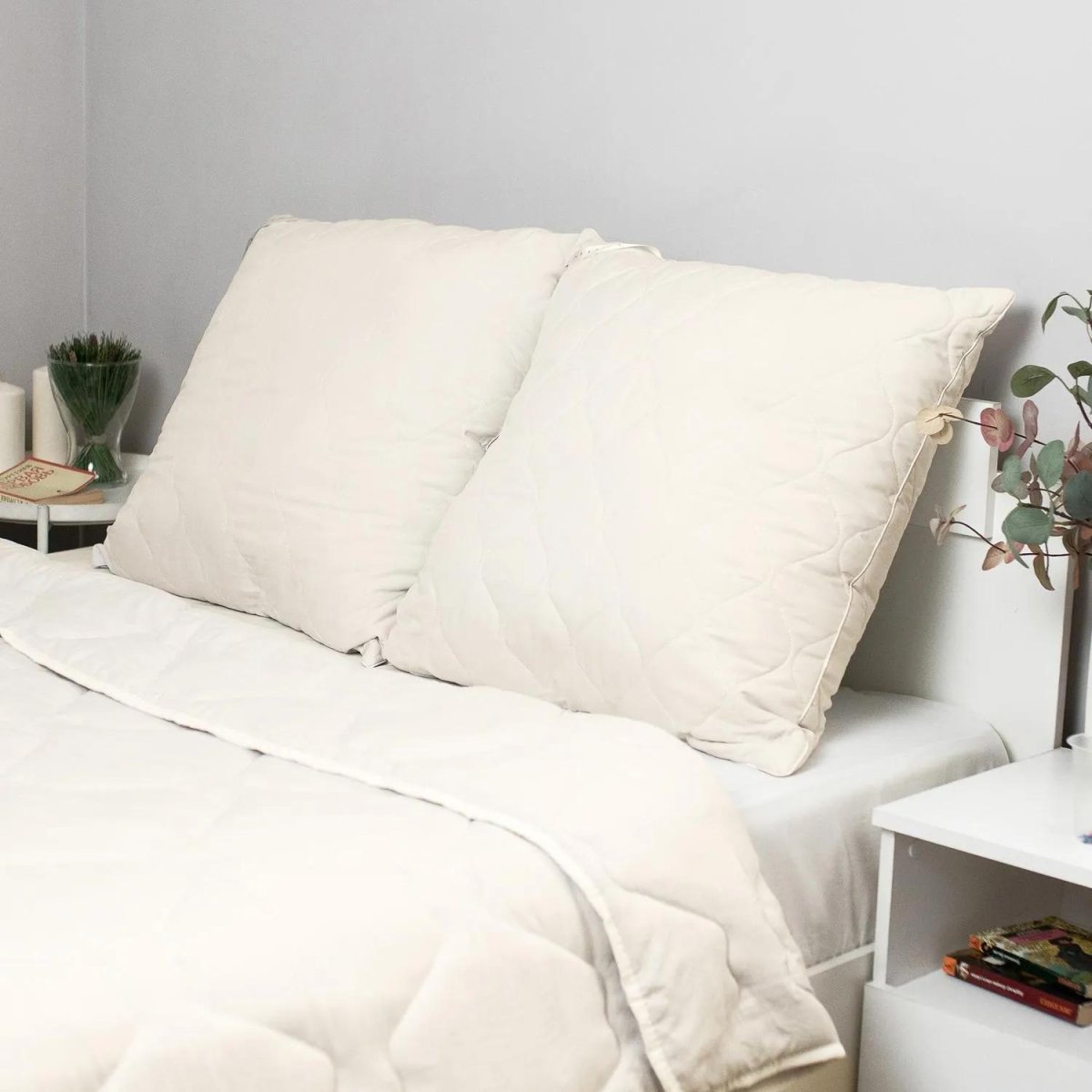 Подушка 70х70 см, чехол: микрофиб-жатка;наполнитель:полиэфир волок,8шт/кор