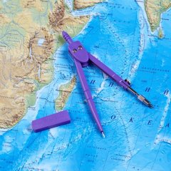 Готовальня Attache Selection Emotion циркуль 120мм,зап.гриф.,пенал SC22002B