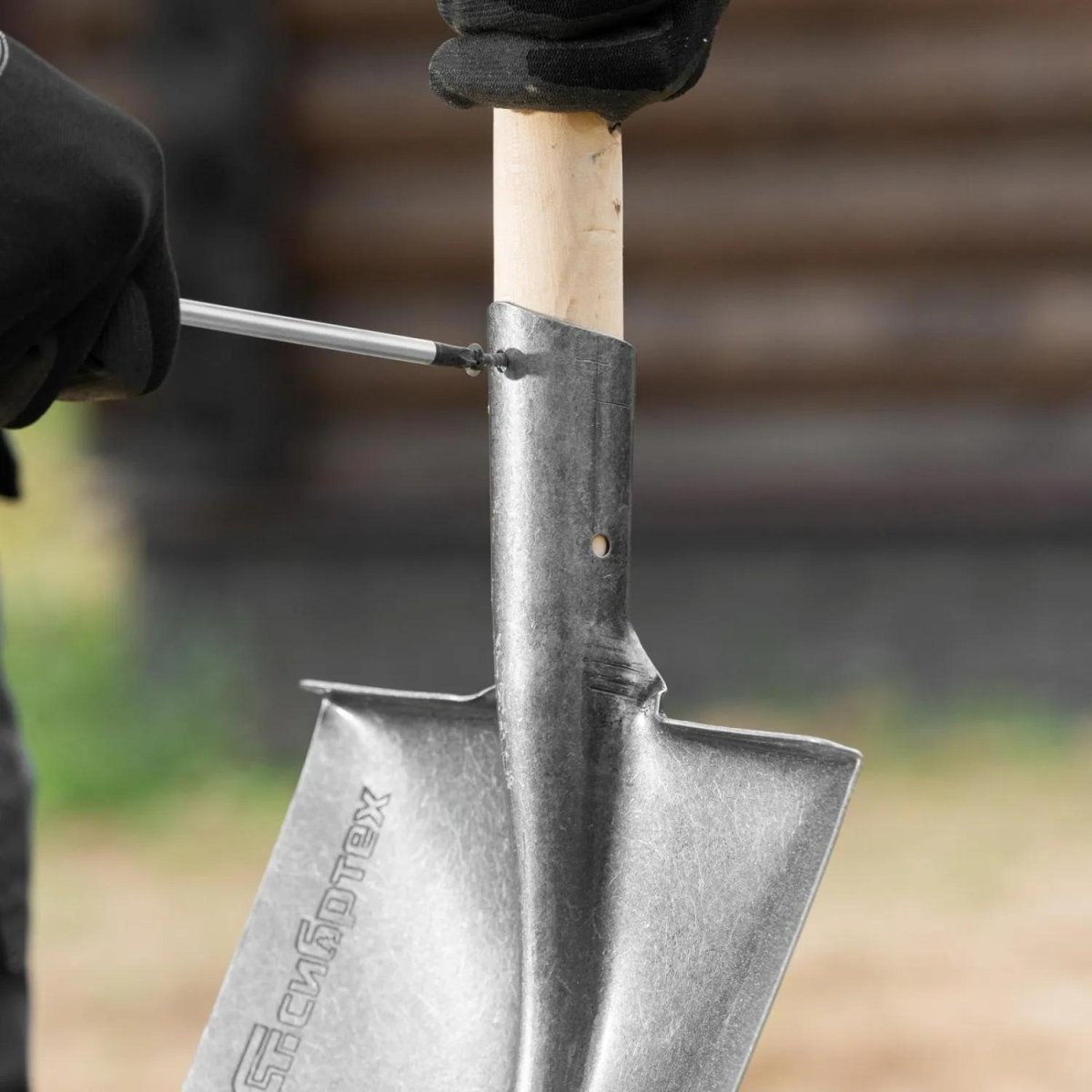 Лопата штыковая 225х295мм углубленная рессорная сталь 0,7кг без черенка