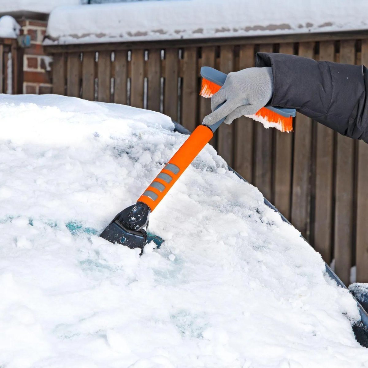 Щетка для снега со скребком, поворотная голова Stels 51см 55305
